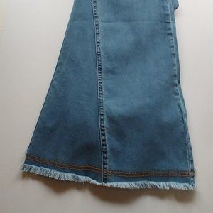 Gianni Bini Super Flared Light Wash Jeans SZ L